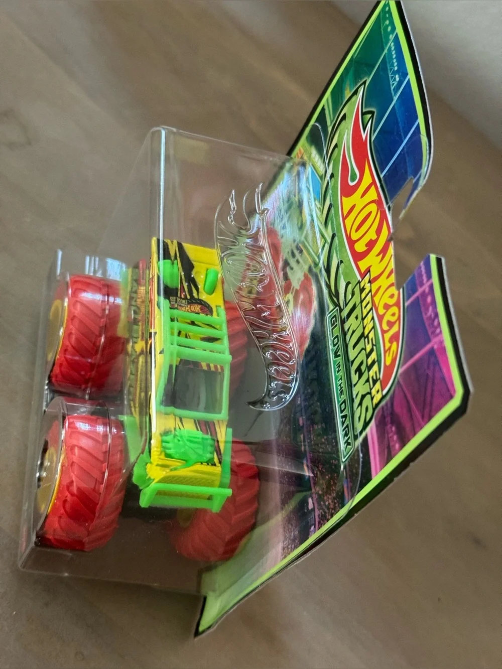 Hot Wheels Monster Trucks Sand Blazer Glow in the Dark